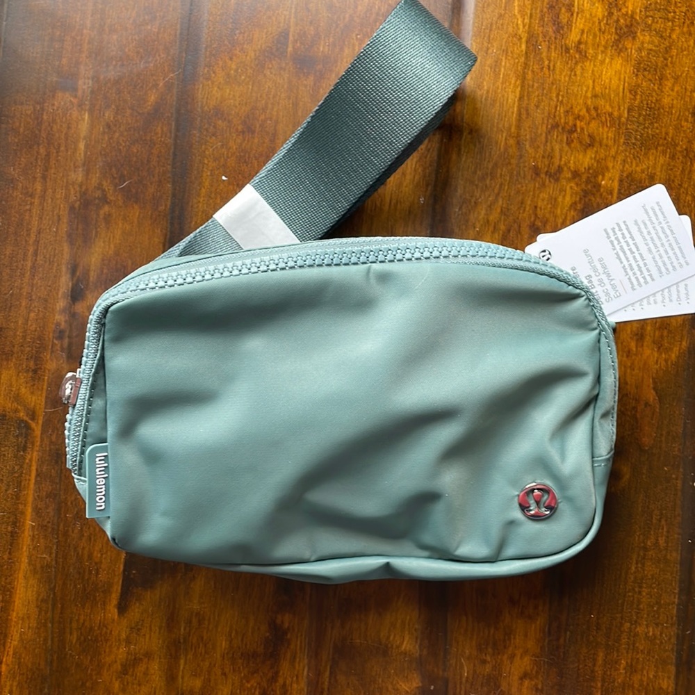 Lululemon everywhere belt bag tidal teal